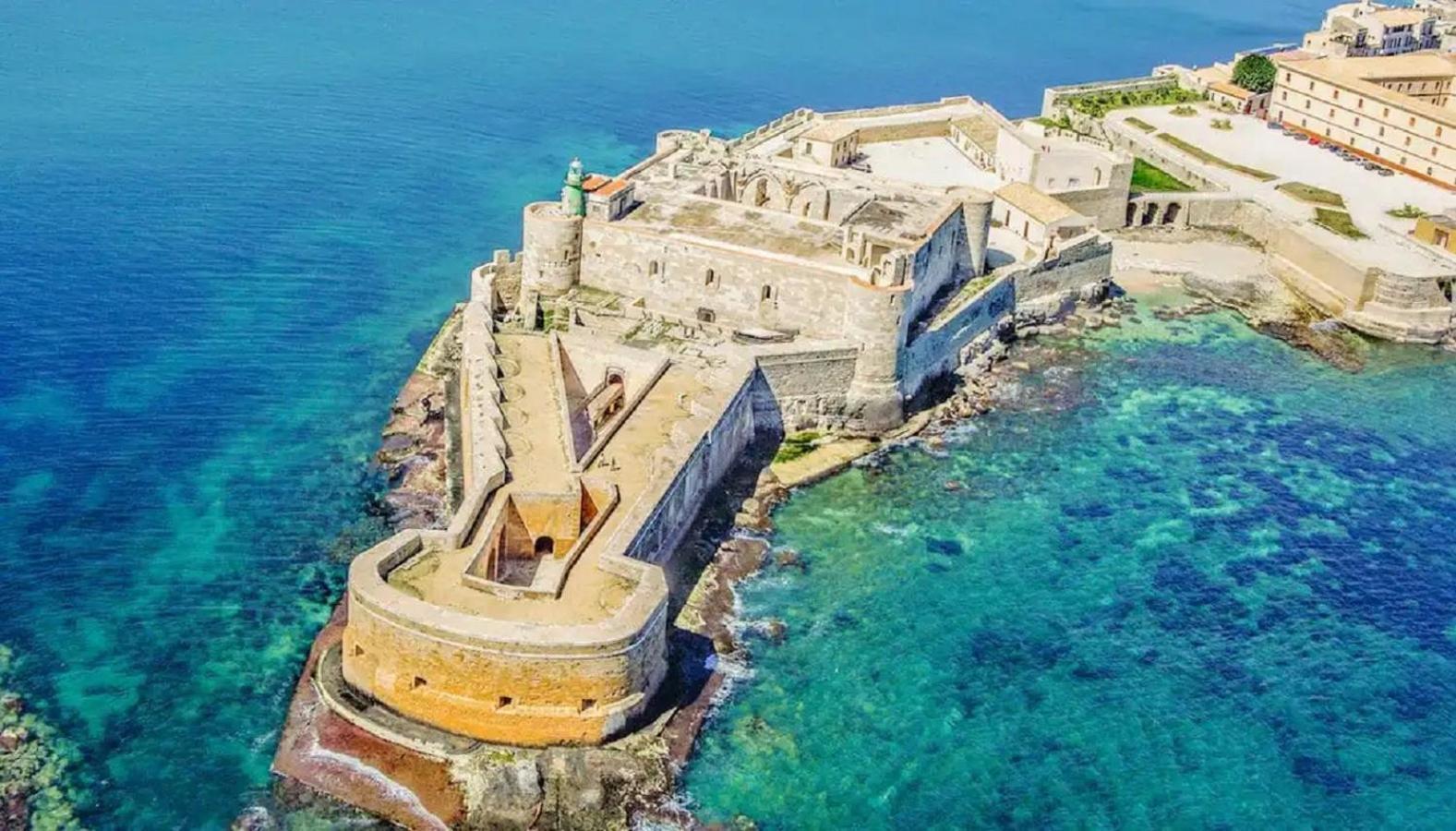 Independent Room Near Ortigia Island Syracuse Exterior photo