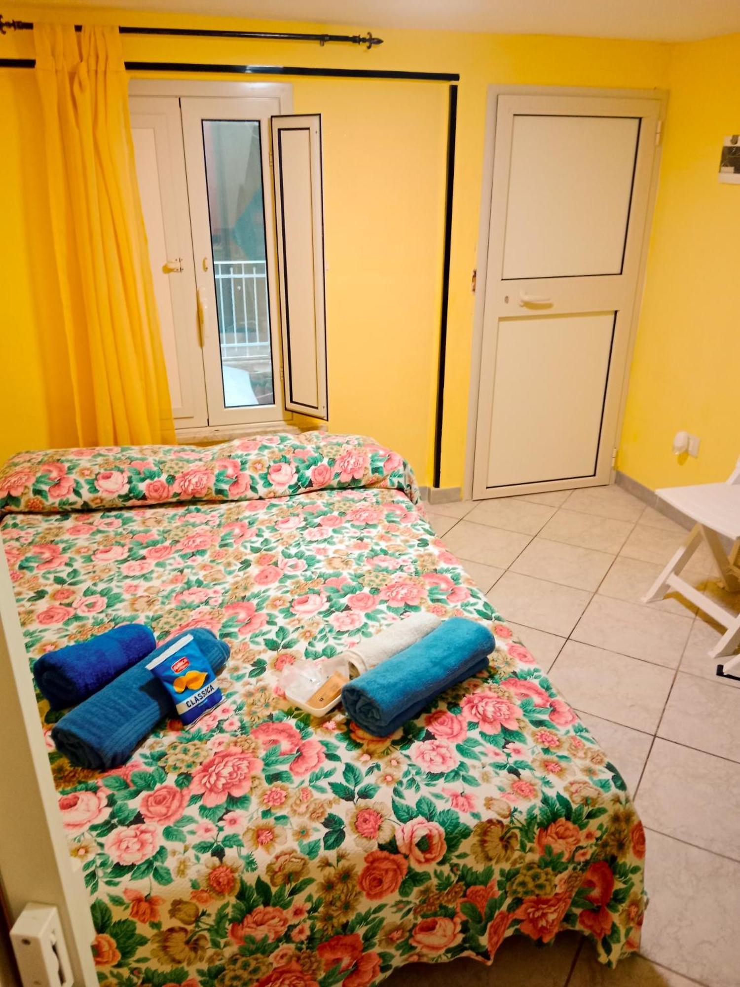 Independent Room Near Ortigia Island Syracuse Exterior photo
